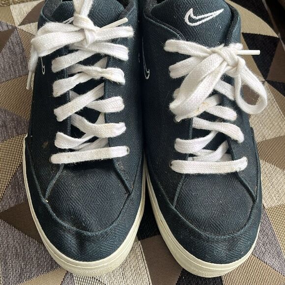BLACK NIKE CANVAS PLATFORM SHOES WOMEN’S SIZE 11.5/EURO 44 - Picture 8 of 8